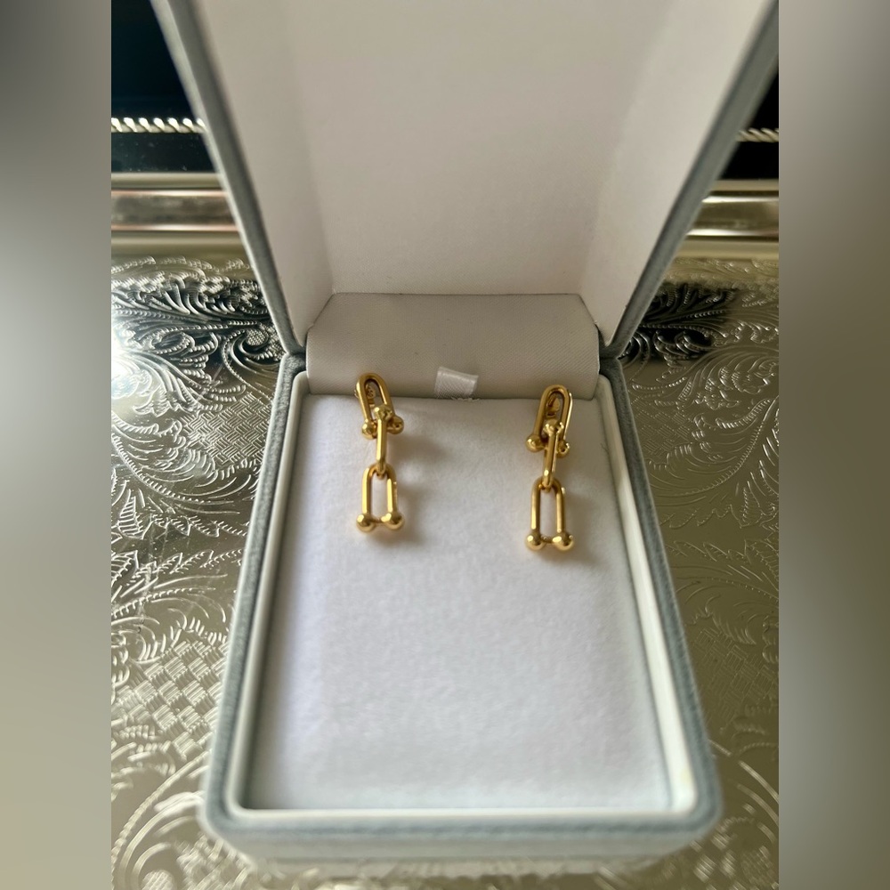 18k yellow gold dangling earrings